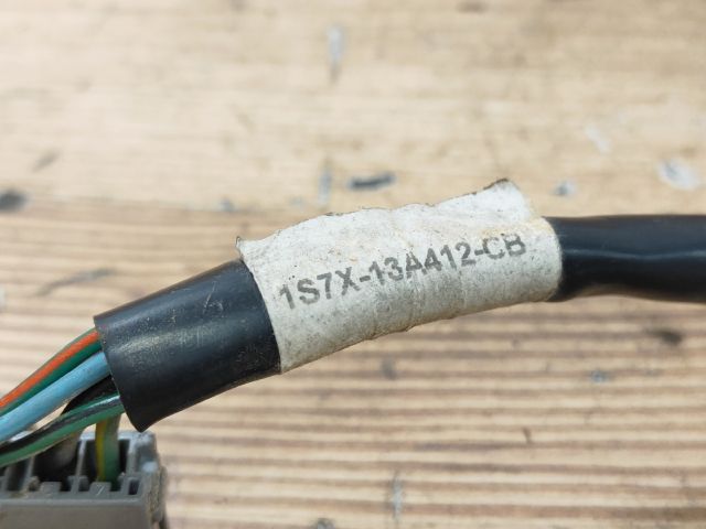 bontott FORD MONDEO III Jobb Hátsó Lámpa Foglalat