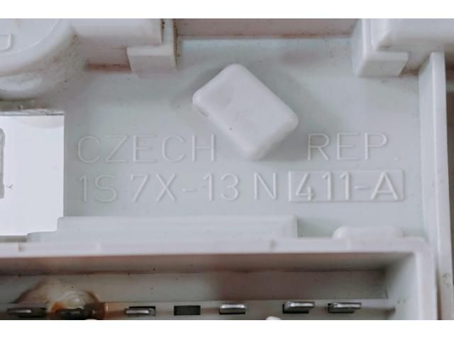 bontott FORD MONDEO III Jobb Hátsó Lámpa Foglalat