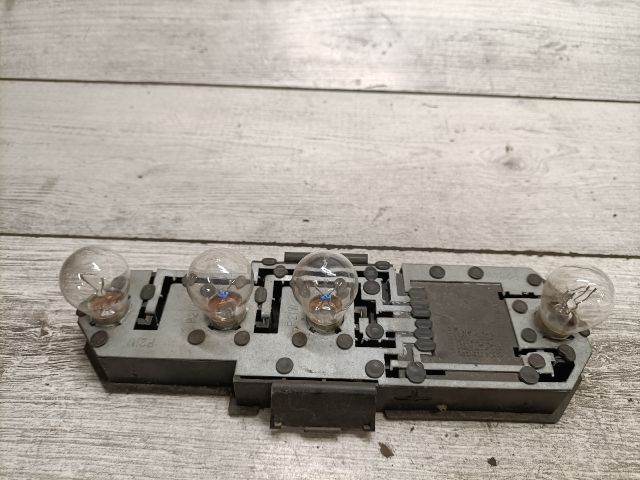 bontott FORD MONDEO III Jobb Hátsó Lámpa Foglalat