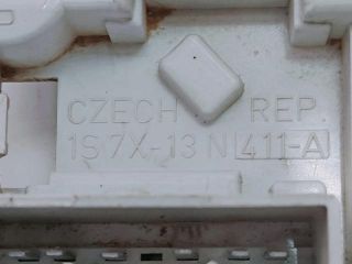 bontott FORD MONDEO III Jobb Hátsó Lámpa Foglalat