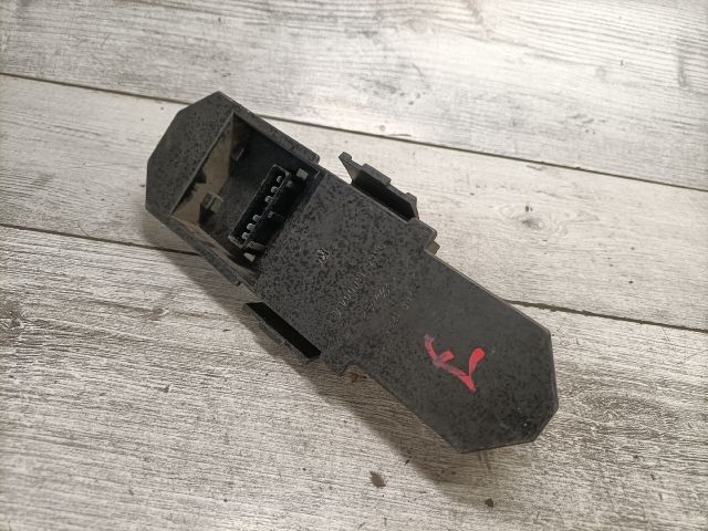 bontott FORD MONDEO III Jobb Hátsó Lámpa Foglalat