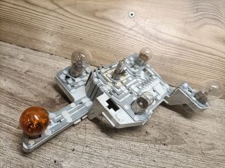 bontott FORD MONDEO III Jobb Hátsó Lámpa Foglalat