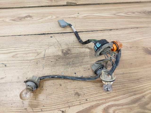 bontott FORD MONDEO III Jobb Hátsó Lámpa Foglalat