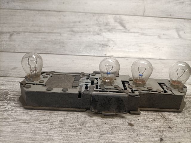 bontott FORD MONDEO III Jobb Hátsó Lámpa Foglalat