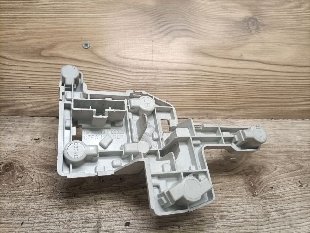 bontott FORD MONDEO III Jobb Hátsó Lámpa Foglalat