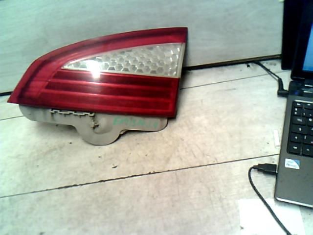 bontott FORD MONDEO III Jobb hátsó Lámpabúra