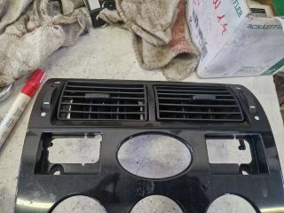 bontott FORD MONDEO III Középkonzol Keret