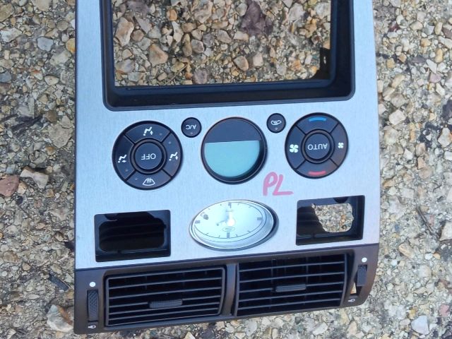 bontott FORD MONDEO III Középkonzol Keret