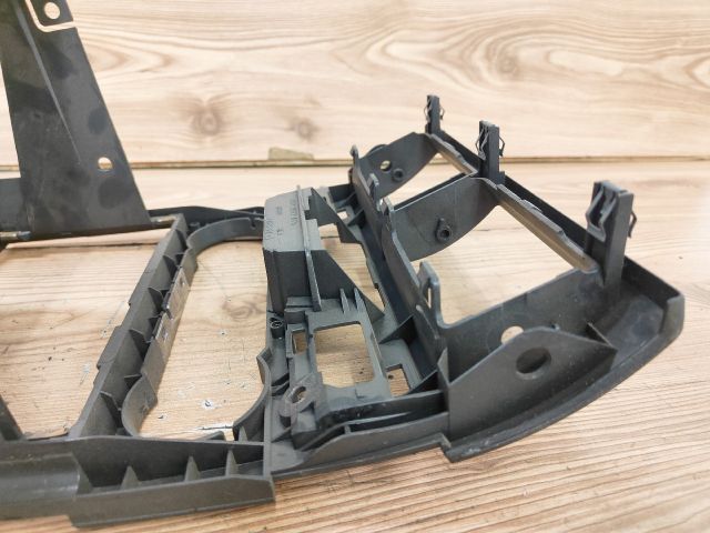 bontott FORD MONDEO III Középkonzol Keret