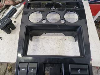 bontott FORD MONDEO III Középkonzol Keret