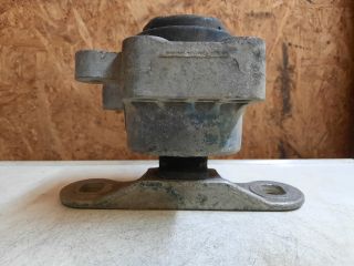 bontott FORD MONDEO III Motor Tartó Bak Jobb