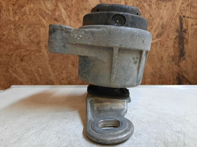 bontott FORD MONDEO III Motor Tartó Bak Jobb