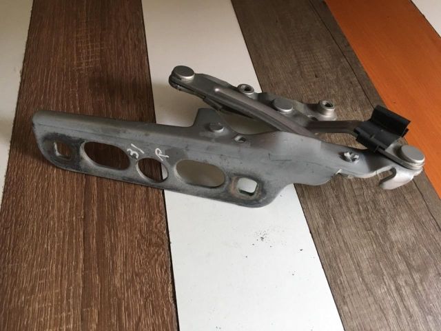 bontott FORD MONDEO III Motorháztető Jobb Zsanér