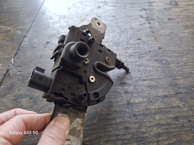 bontott FORD MONDEO III Motorháztető Zárszerkezet