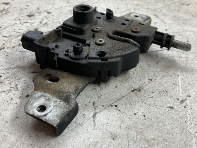 bontott FORD MONDEO III Motorháztető Zárszerkezet