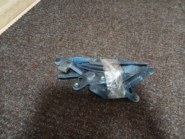 bontott FORD MONDEO III Motorháztető Zsanér Pár