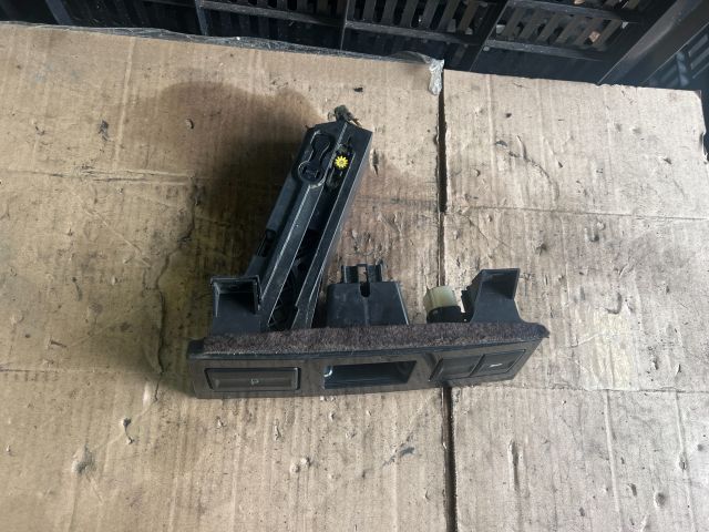 bontott FORD MONDEO III Pohártartó