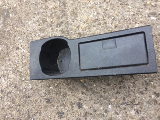 bontott FORD MONDEO III Pohártartó