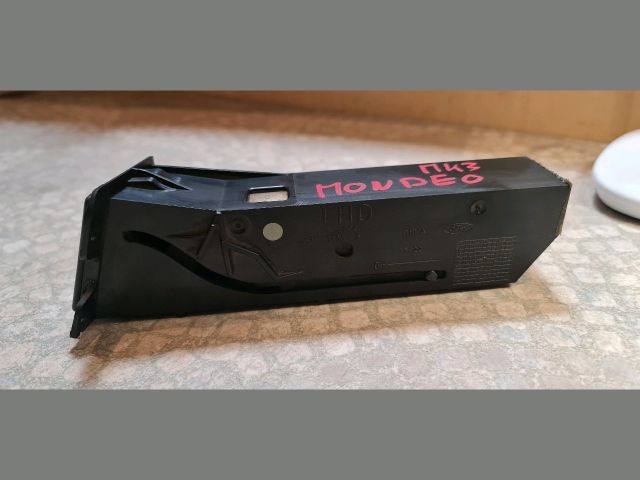 bontott FORD MONDEO III Pohártartó