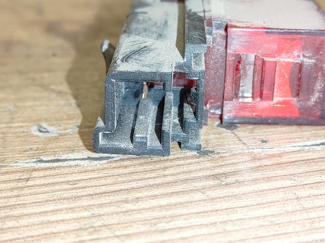 bontott FORD MONDEO III Pótféklámpa