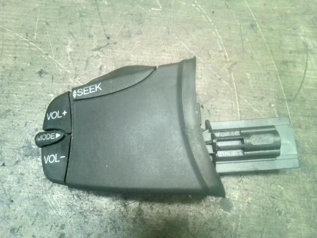 bontott FORD MONDEO III Rádió / CD Kapcsoló