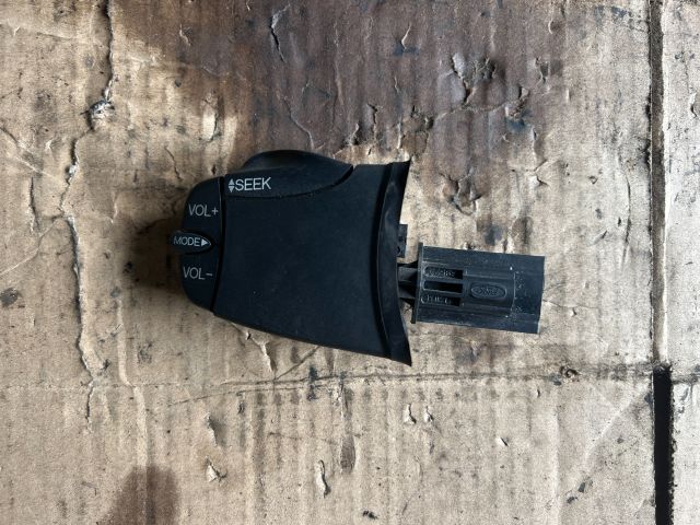 bontott FORD MONDEO III Rádió / CD Kapcsoló