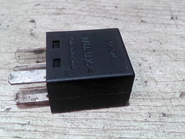 bontott FORD MONDEO III Relé