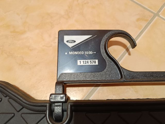 bontott FORD MONDEO III Szőnyeg Szett