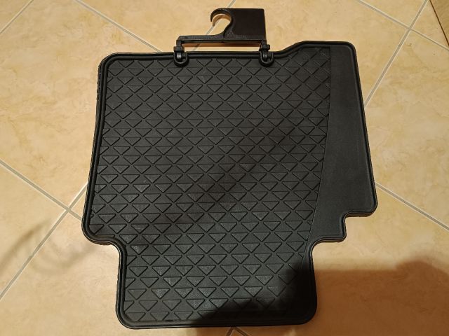 bontott FORD MONDEO III Szőnyeg Szett