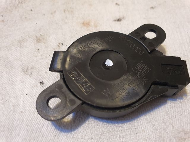 bontott FORD MONDEO III Tolatóradar Hangszóró