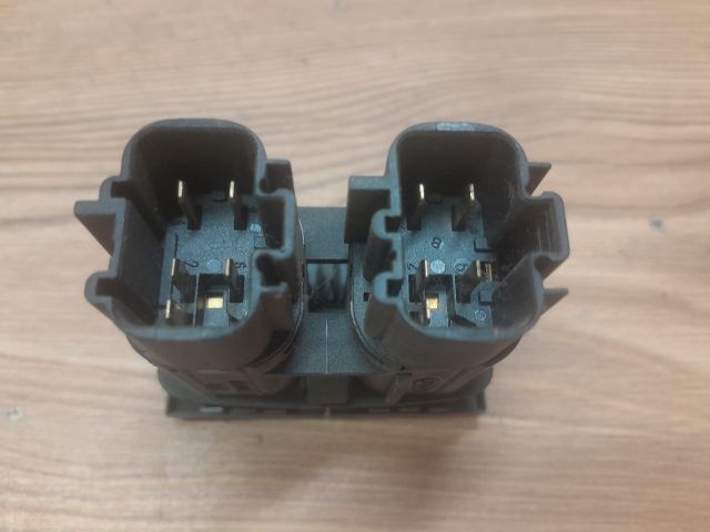 bontott FORD MONDEO III Ülésfűtés Kapcsoló Pár