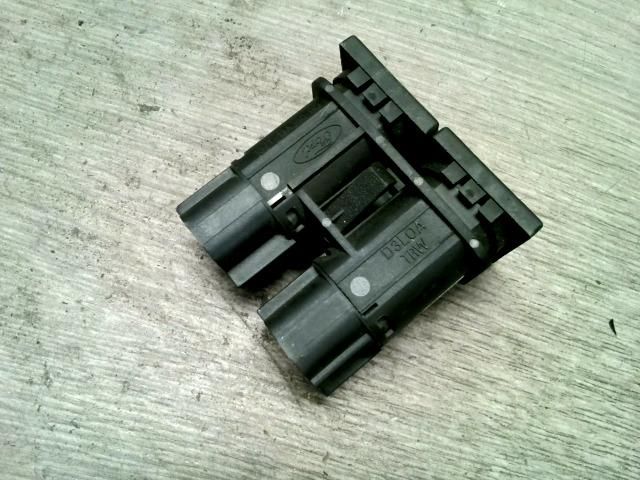 bontott FORD MONDEO III Vészvillogó Kapcsoló