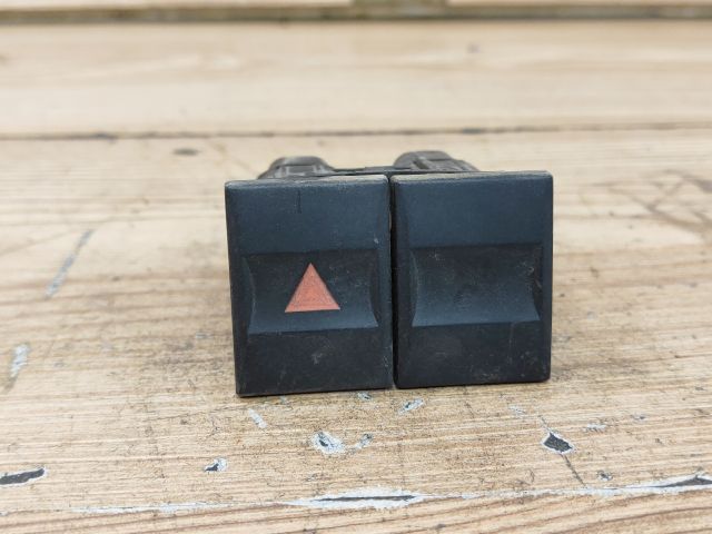 bontott FORD MONDEO III Vészvillogó Kapcsoló