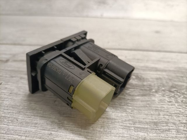 bontott FORD MONDEO III Vészvillogó Kapcsoló