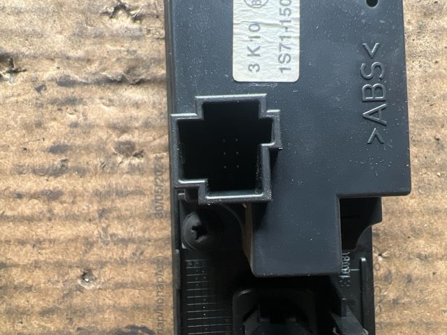 bontott FORD MONDEO III Vészvillogó Kapcsoló