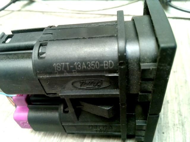 bontott FORD MONDEO III Vészvillogó Kapcsoló