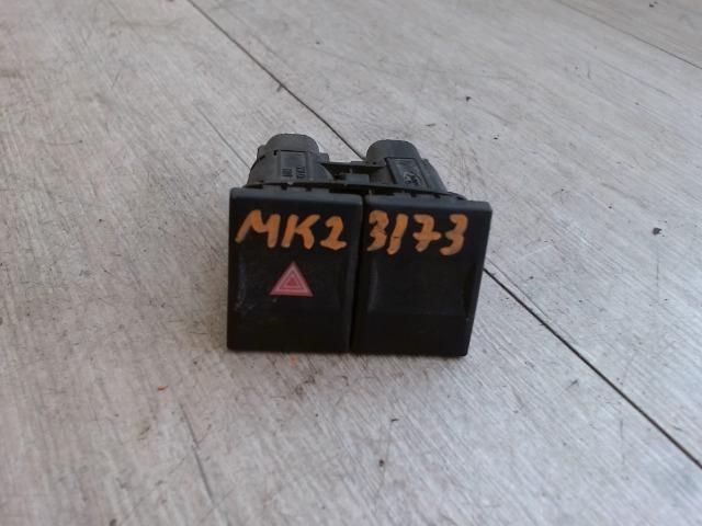 bontott FORD MONDEO III Vészvillogó Kapcsoló