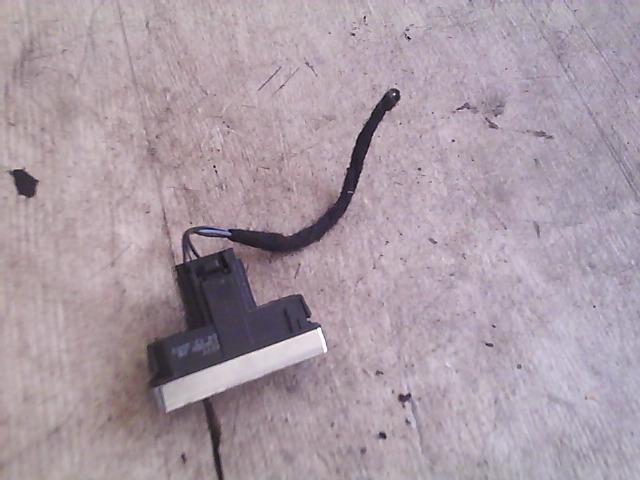 bontott FORD MONDEO III Vészvillogó Kapcsoló