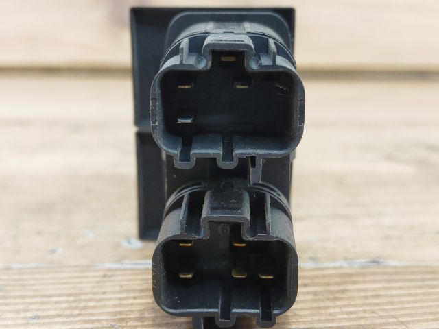 bontott FORD MONDEO III Vészvillogó Kapcsoló