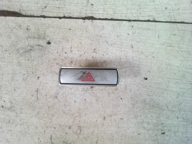 bontott FORD MONDEO III Vészvillogó Kapcsoló