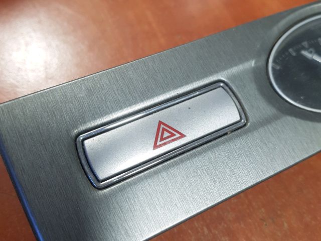 bontott FORD MONDEO III Vészvillogó Kapcsoló