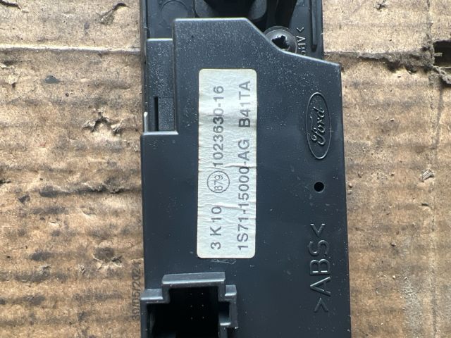 bontott FORD MONDEO III Vészvillogó Kapcsoló