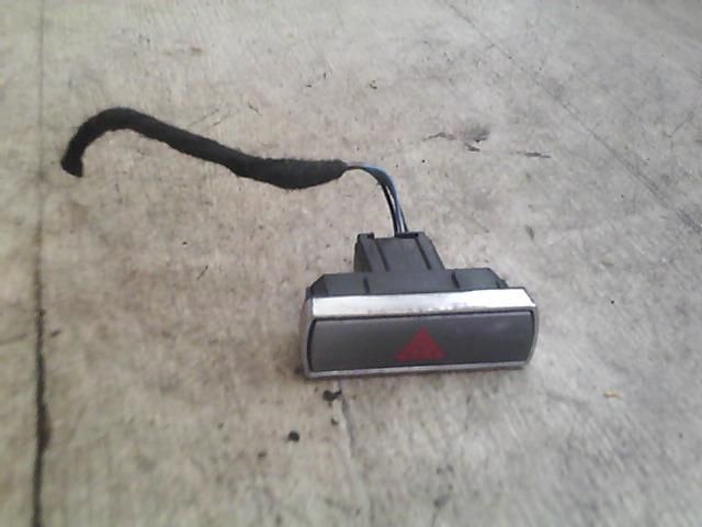 bontott FORD MONDEO III Vészvillogó Kapcsoló