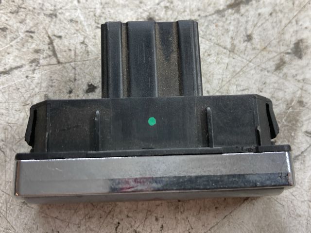 bontott FORD MONDEO III Vészvillogó Kapcsoló