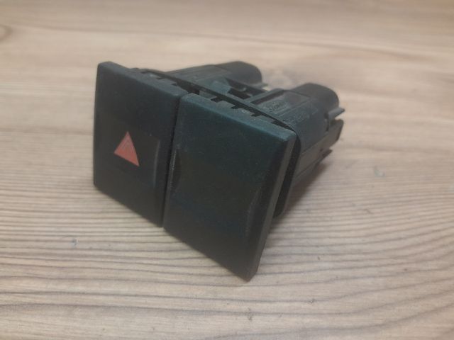 bontott FORD MONDEO III Vészvillogó Kapcsoló