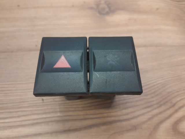 bontott FORD MONDEO III Vészvillogó Kapcsoló