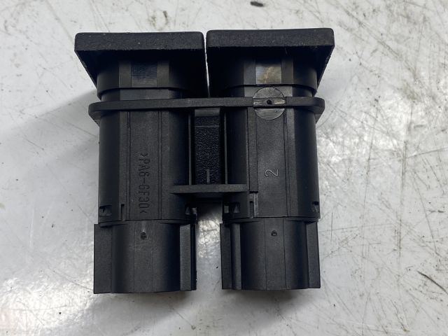 bontott FORD MONDEO III Vészvillogó Kapcsoló