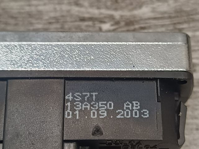 bontott FORD MONDEO III Vészvillogó Kapcsoló