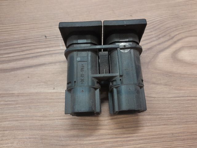 bontott FORD MONDEO III Vészvillogó Kapcsoló