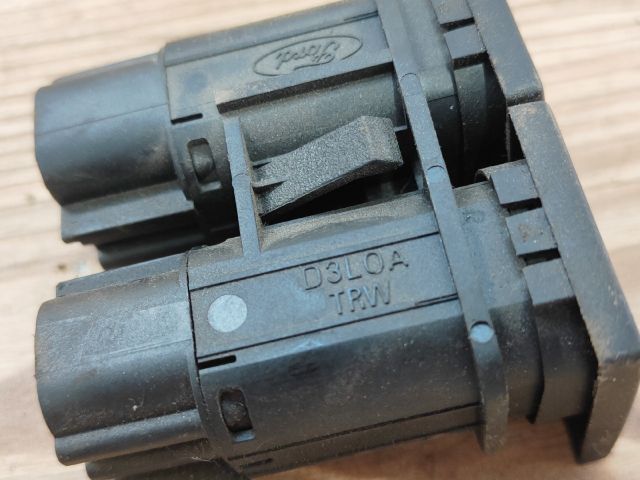 bontott FORD MONDEO III Vészvillogó Kapcsoló